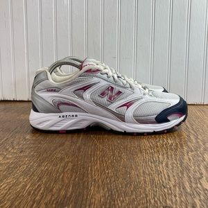 New Balance 44 Running Shoe Womens Size 